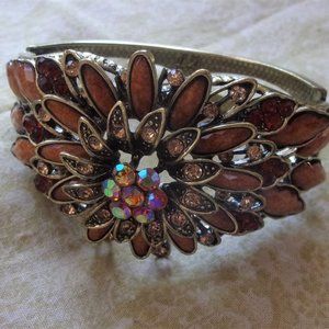 Bursting flower bracelet LZ